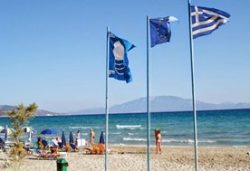 Πέντε γαλάζιες σημαίες στην Π.Ε. Λάρισας - Οι καθαρότερες παραλίες της χώρας 